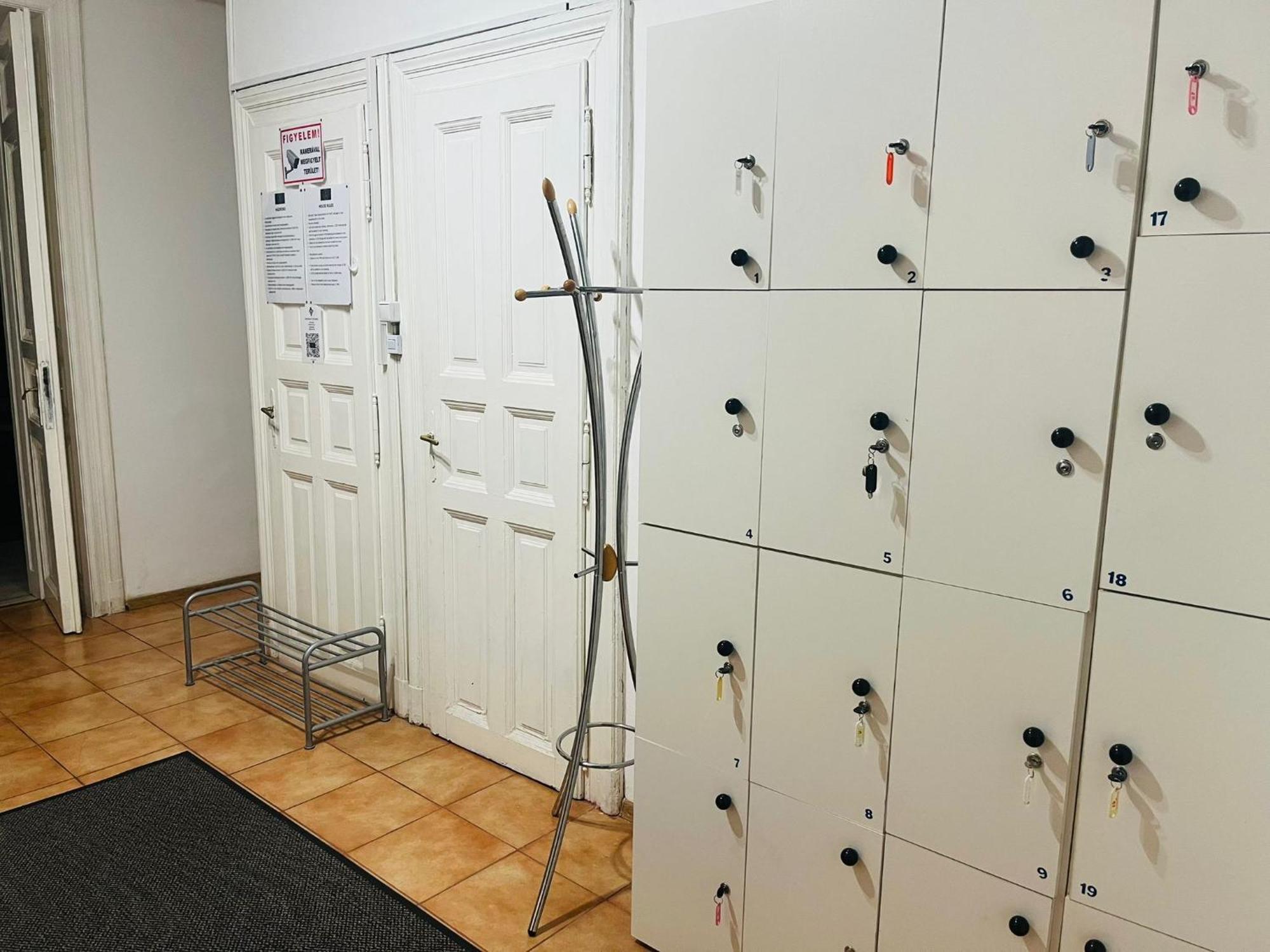 Doxie Rooms And Beds Budapest Bagian luar foto