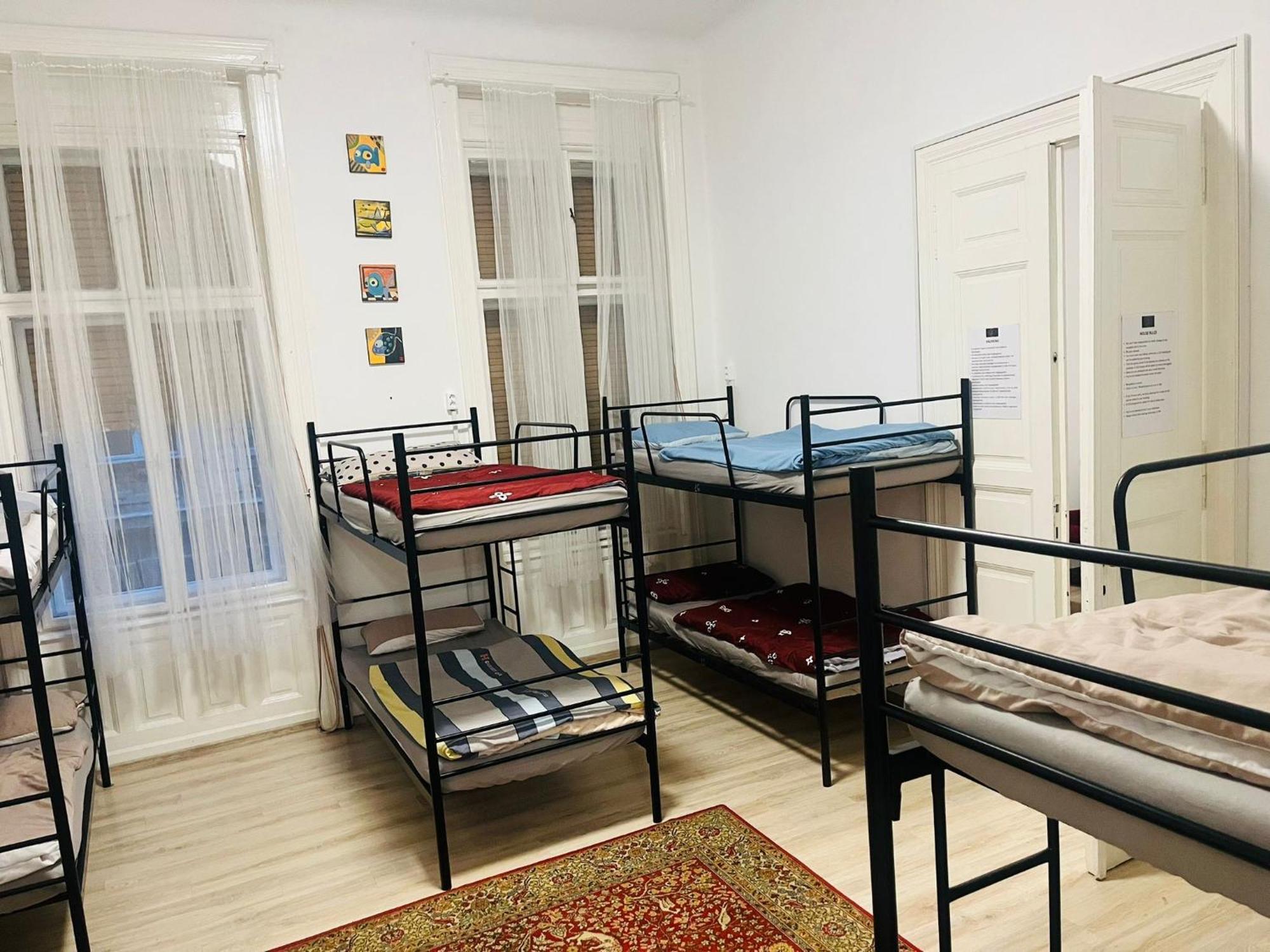 Doxie Rooms And Beds Budapest Bagian luar foto