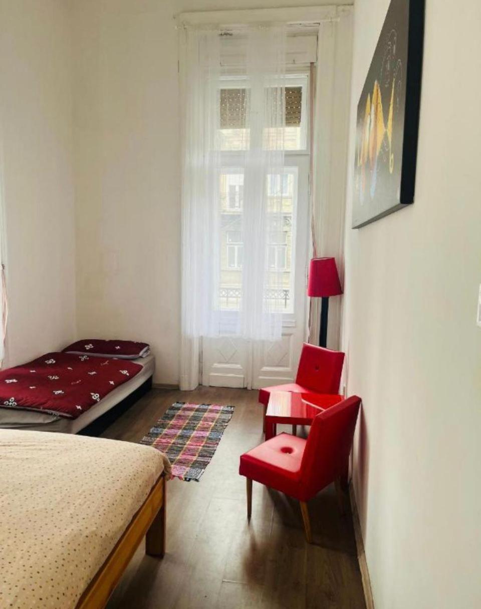 Doxie Rooms And Beds Budapest Bagian luar foto